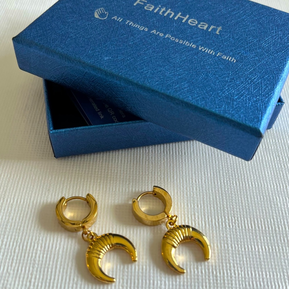 BRAND NEW Half Moon Earrings (Costume Jewelry)